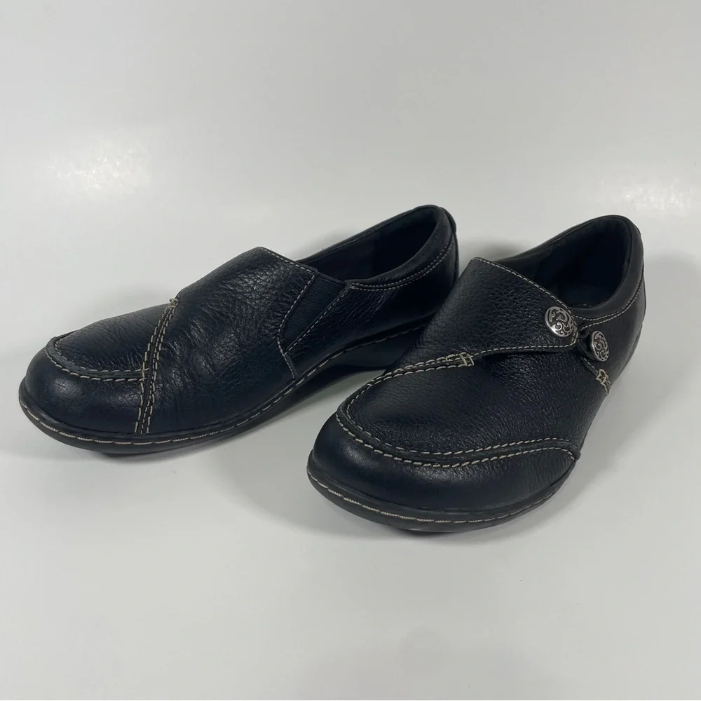 Clarks, size 6.5 Wide